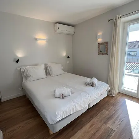 Beautiful 3 Bedrooms In Apartment