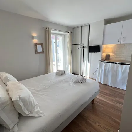 Beautiful 3 Bedrooms In *