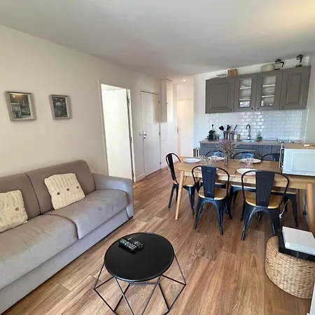Beautiful 3 Bedrooms In Apartment Cannes